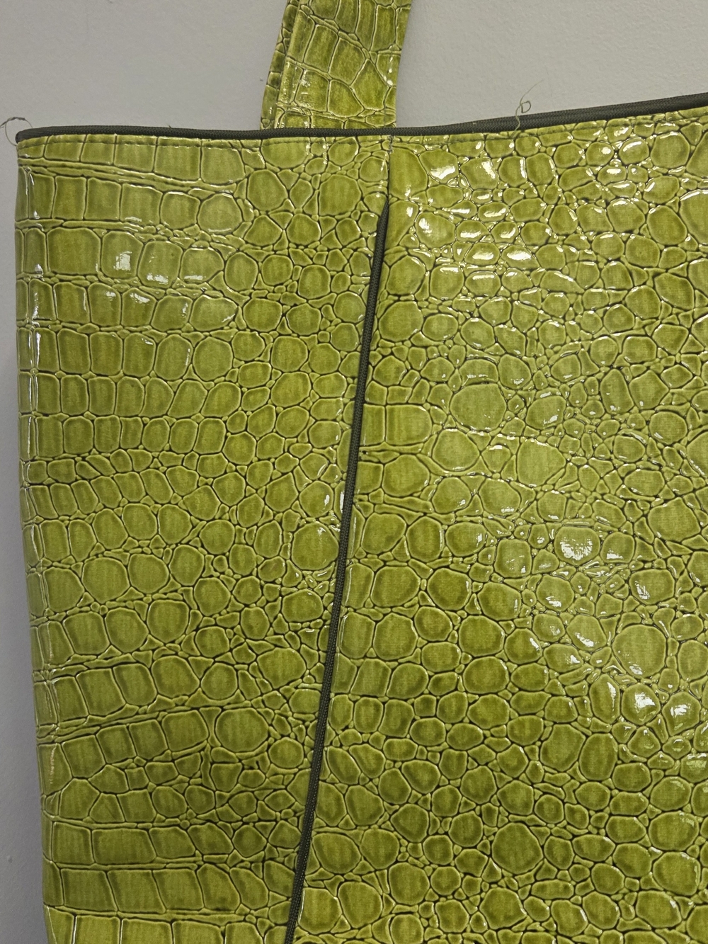 Lady Rosedale Tote Bag & Pouch Set Canadian Designer Green Croc Embossed Patent - Picture 4 of 7